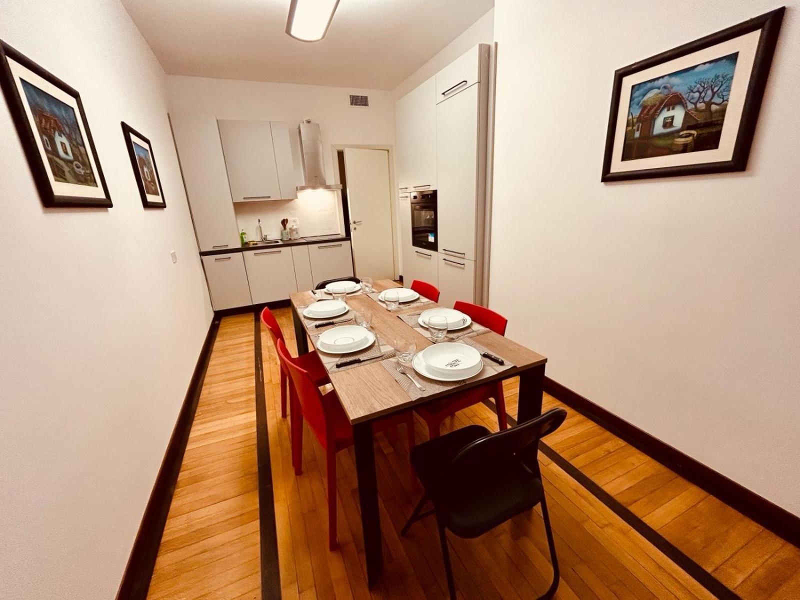 Kibilu - Via Medaglie D'Oro Centro Citta Con Parcheggio Διαμέρισμα Βαρέζε Εξωτερικό φωτογραφία